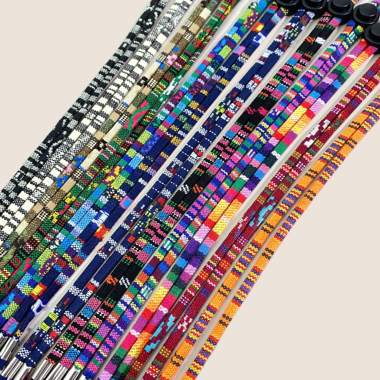 Stylischer verstellbarer Brillenhalter Brehn