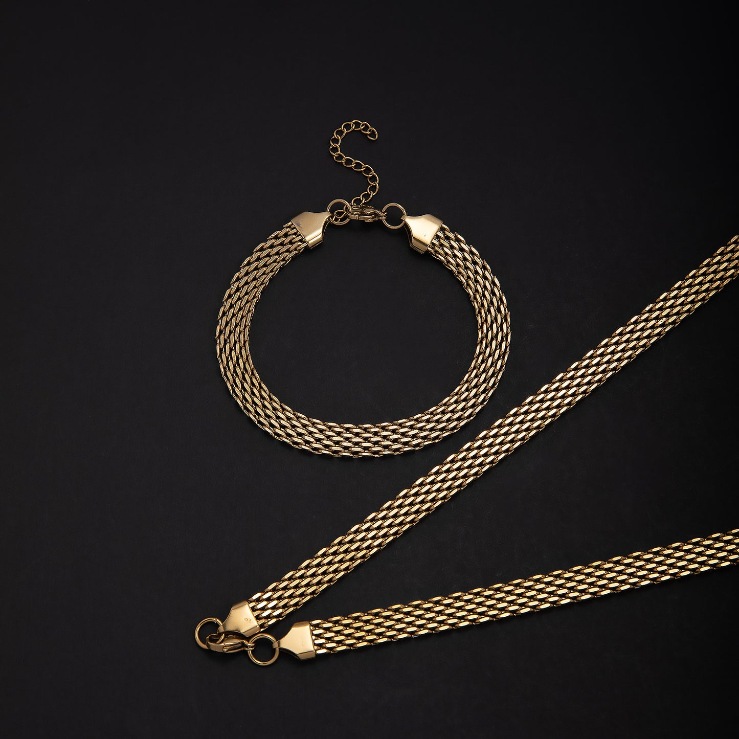 Elegantes strukturiertes Statement-Schmuckset Brehn