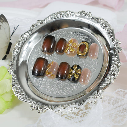 Designer Nagelkunst mit Schmuckelementen Brehn