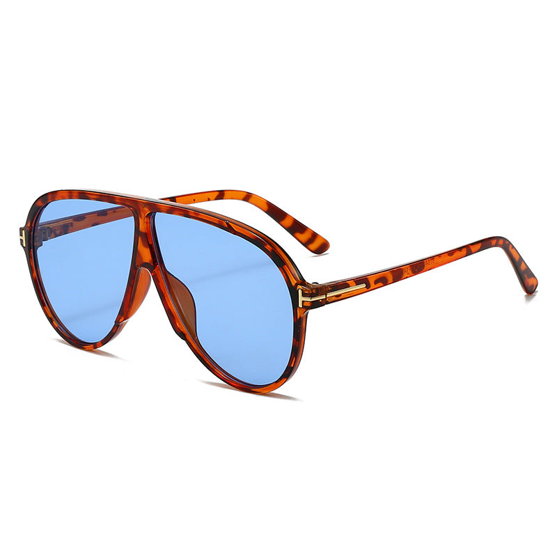 Damen große Sonnenbrille mit modernem Design und schützenden Gläsern Brehn