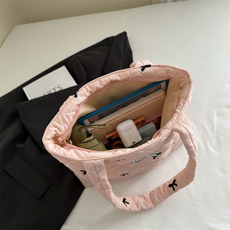 Gestepptes Dekoratives Bogen Handtasche