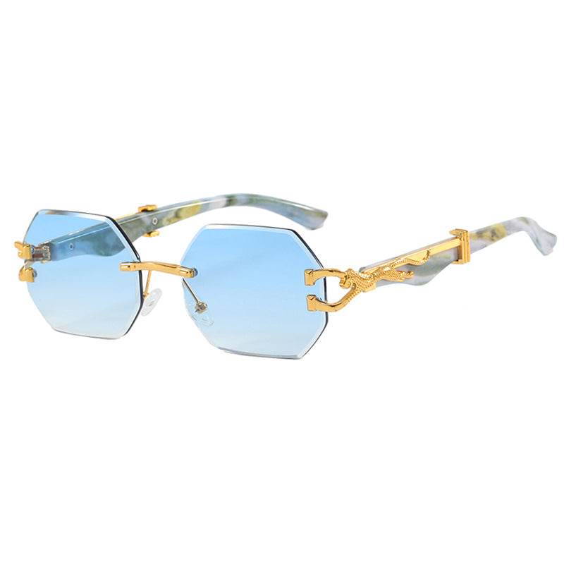 Damen modische Sonnenbrille mit extravagantem achteckigem Design und goldenen Akzenten Brehn
