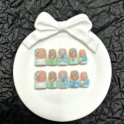 Künstlerisches Floral Press-On Nagelkunstset mit 3D-Verzierungen