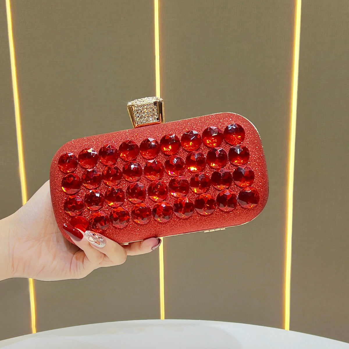 Edelstein-besetzte Clutch