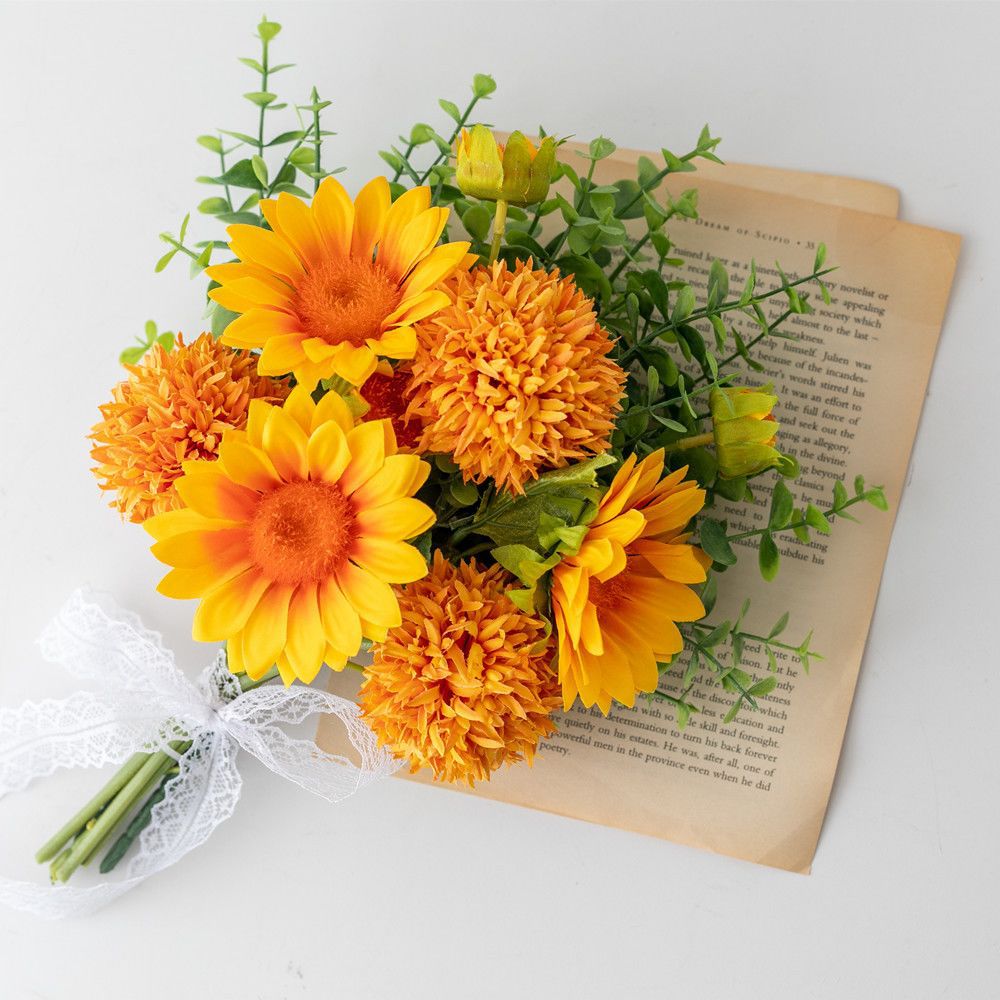 Dekorative Sonnenblumenstraußarrangement