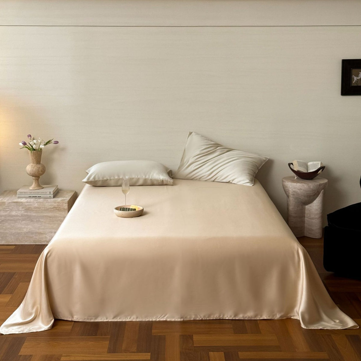 Luxuriöses Satin-Bettwäscheset mit seidig-glatter Oberfläche, Wendefunktion und Hotelverschluss