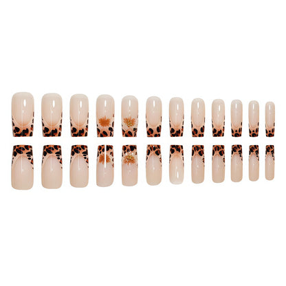 Premium dekorative Press-On Nagelkunst mit Leopardenmuster-Akzenten Brehn
