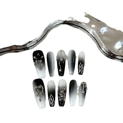 Künstlerisches gotisches Press-on-Nageldesign