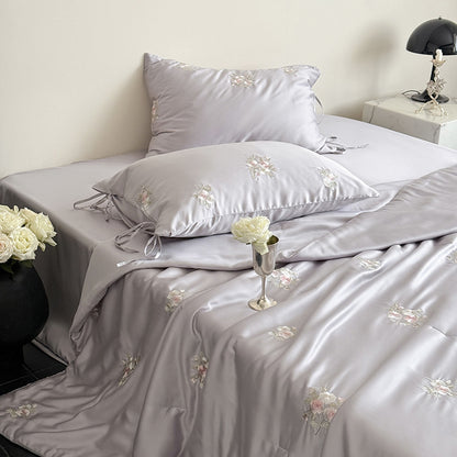 Luxuriöses Satin-Bettwäsche-Set mit zarter Rosenstickerei Brehn