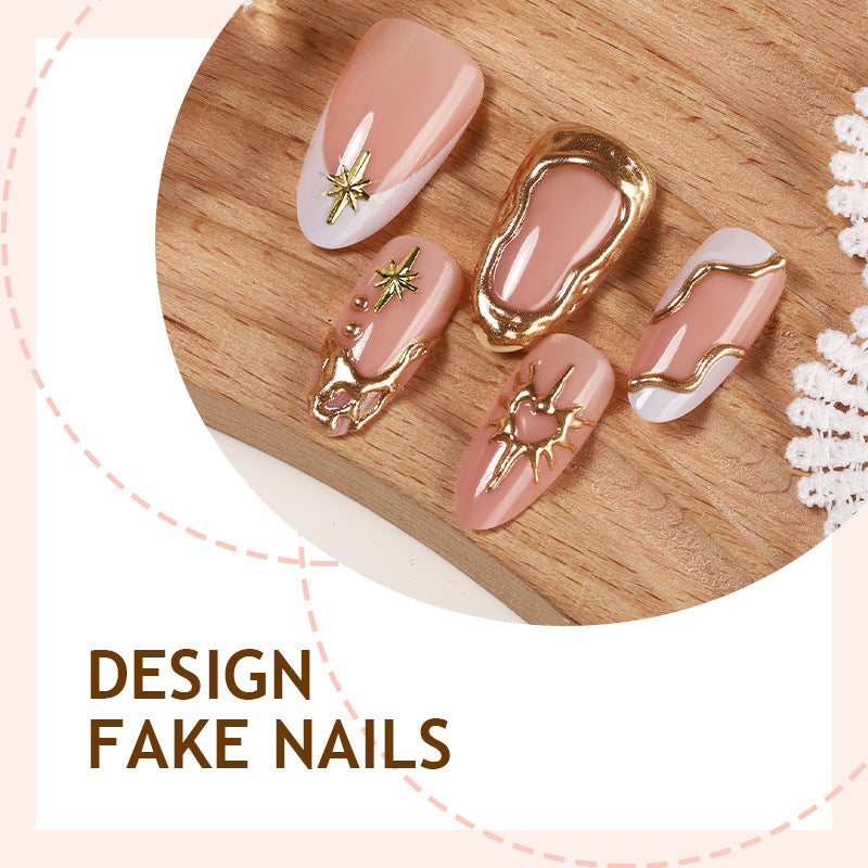 Kunstnagelset mit luxuriösen Goldakzenten und eleganten Designs Brehn