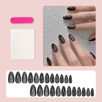 Kunstnagelset mit stilvollem Design Brehn