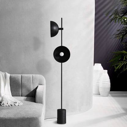 Moderne Schlanke Stehlampe mit verstellbarem Schirm