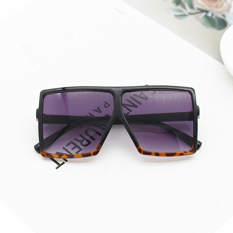 Damen Oversized Sonnenbrille im modischen geometrischen Design Brehn