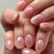 Elegante Glänzende Nail Tips mit Subtilen Sternakzenten Brehn