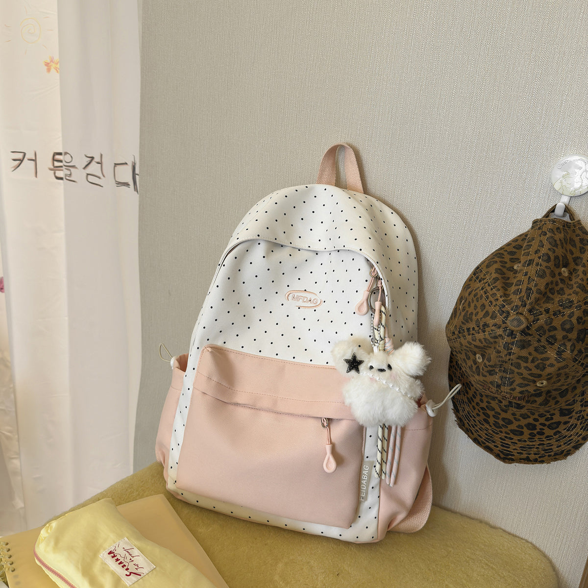Stylischer gepunkteter Rucksack Brehn
