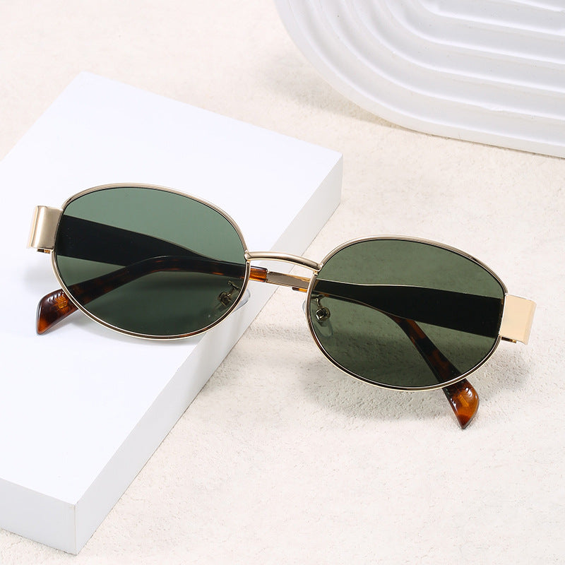 Ovalförmige Sonnenbrille mit Elegantem Metallrahmen Brehn