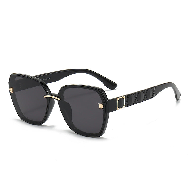 Damen Sonnenbrille mit stilvollem, quadratischem Rahmen und eleganten Details Brehn