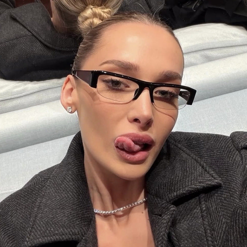 Damen Sonnenbrille im urbanen Stil mit breitem Rahmen und schützendem UV-Filter Brehn