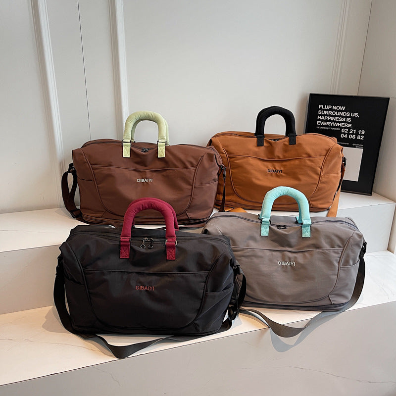 Sportliche Reisetasche Mit Verstellbarem Schultergurt Brehn