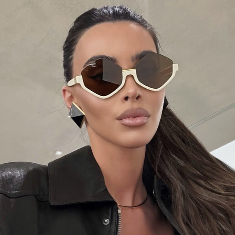 Damen modische Sonnenbrille mit trendy sechseckigem Rahmen und schützenden Gläsern Brehn