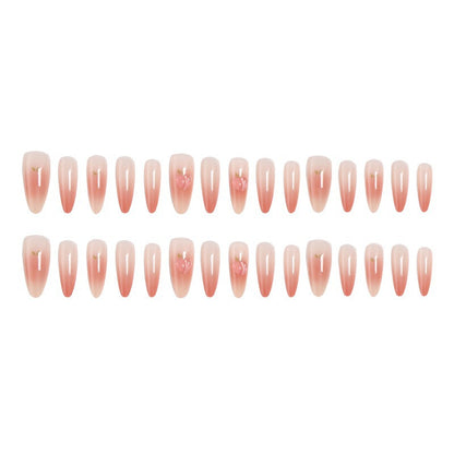 Kunstnagelset in elegantem Ombre-Design mit kunstvollen Akzenten Brehn