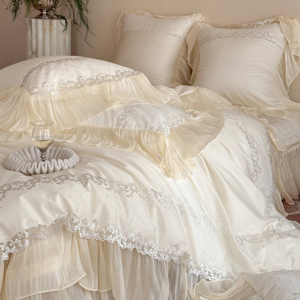 Romantisches Rüschendes Organza-Trim Besticktes Bettbezug-Set