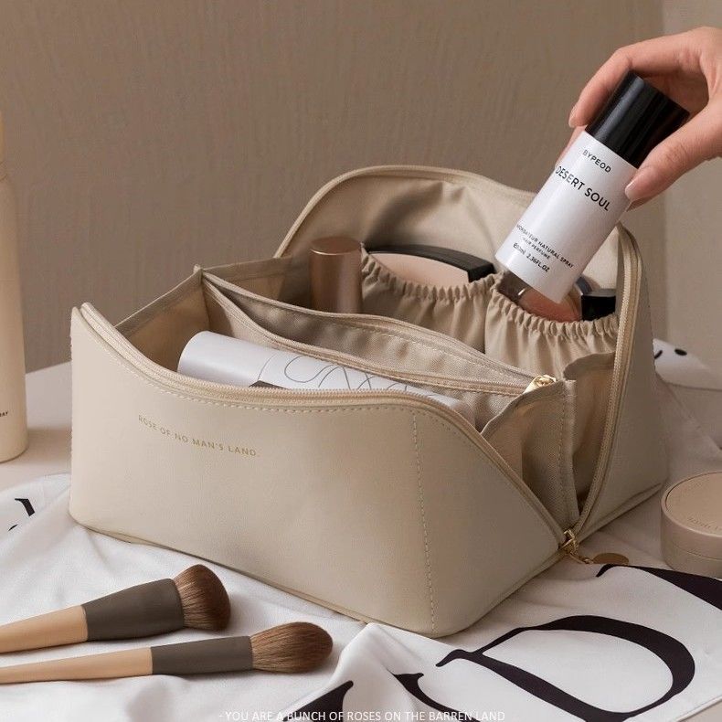 Kosmetiktasche mit Mehreren Fächern und Elegantem Design Brehn