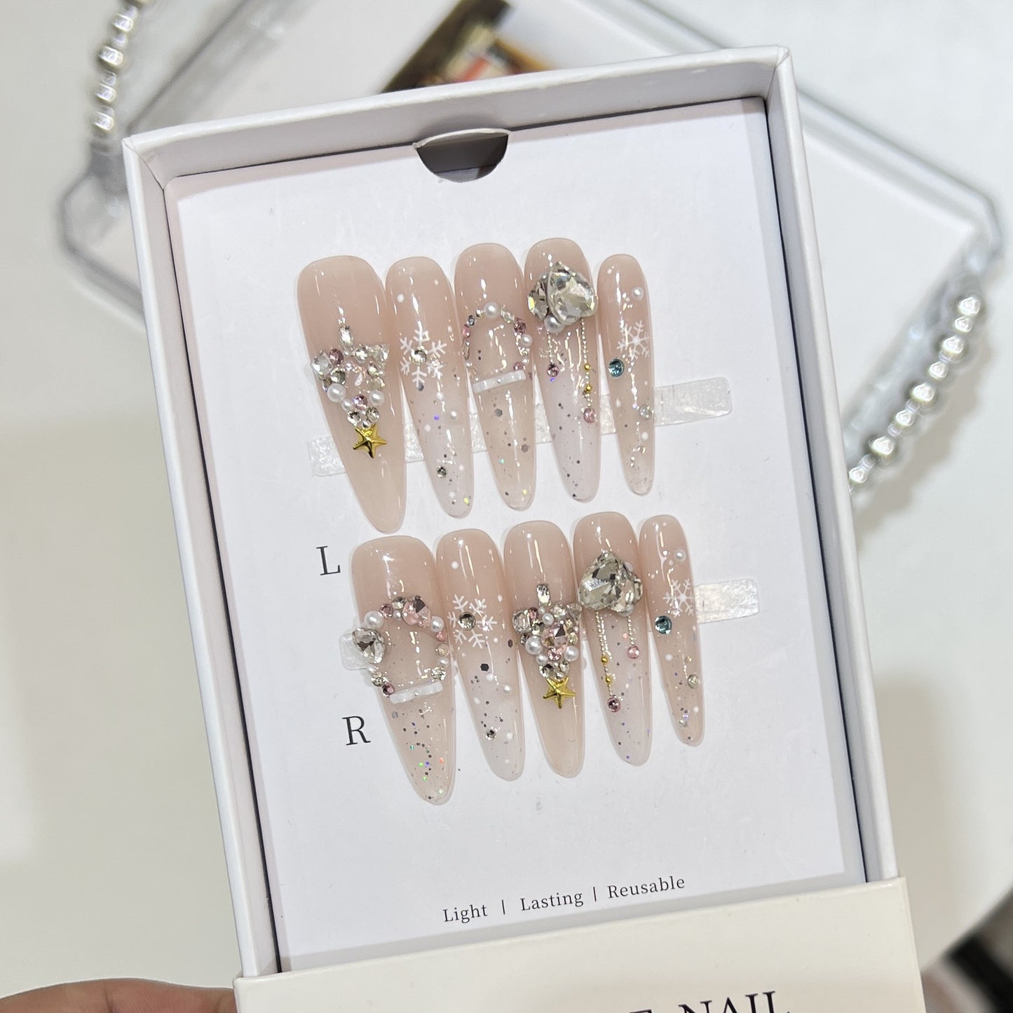 Schneeflocken-inspirierte Glitzer Press-On Nagel Set Brehn