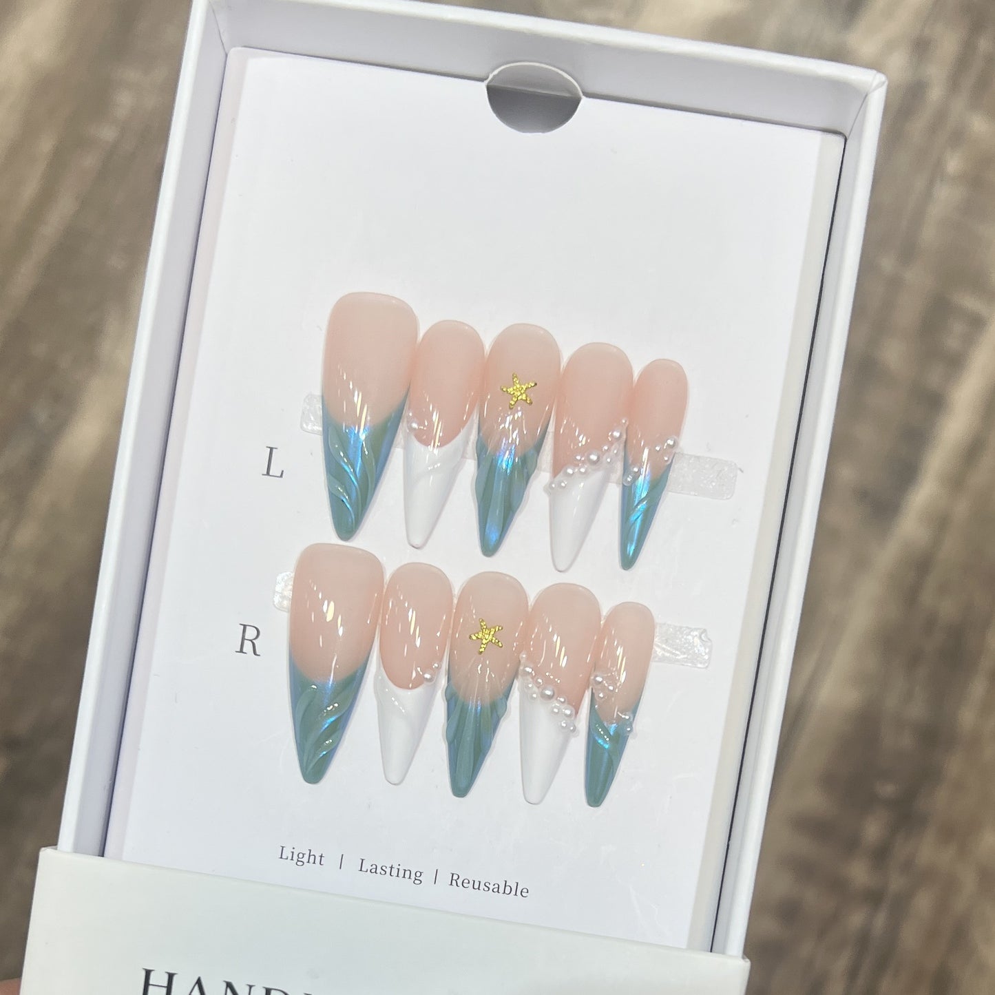 Blumen- und Punkte-Press-On-Nagelset Brehn
