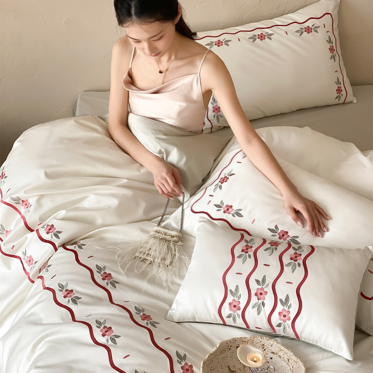 Bestickte florale gewellte Bordüre Baumwollsatin Bettbezug Bettwäsche Set