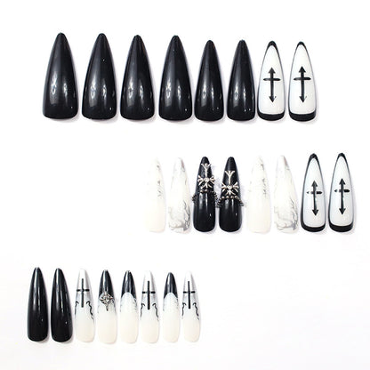 Gothic-inspirierte Stiletto-Nagelkunstverlängerungen Brehn