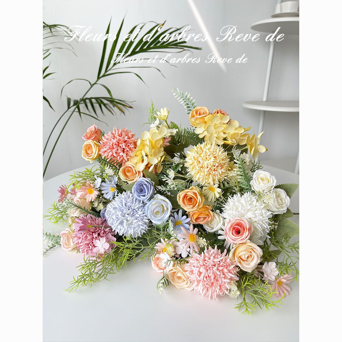 Naturalistische Blumenarrangement