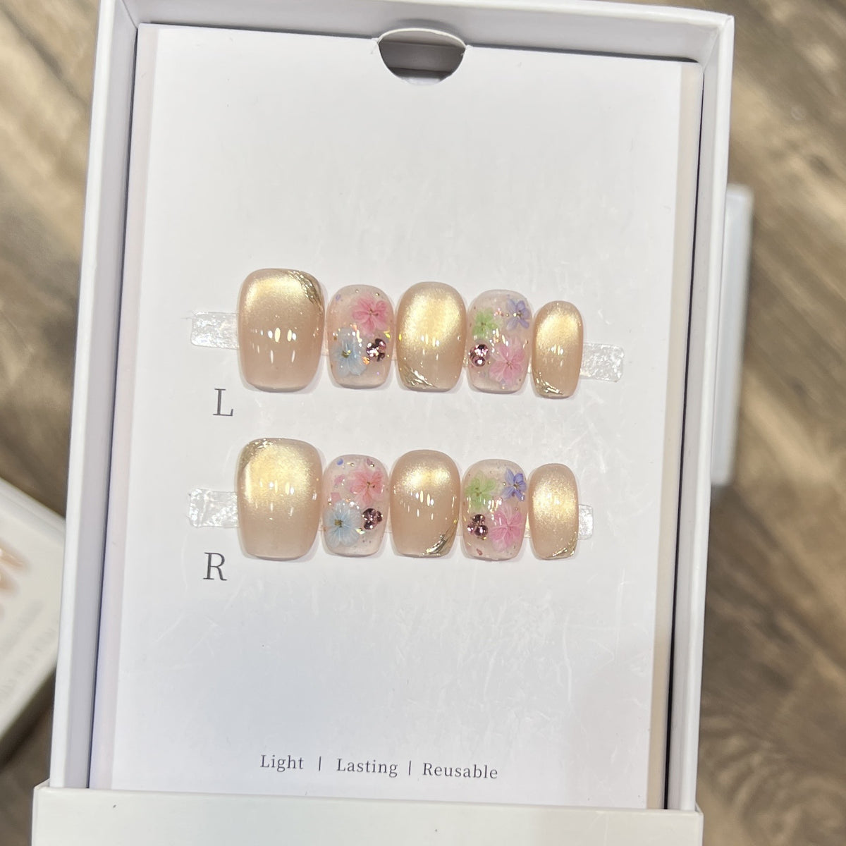 Künstlerisches Blumen-Design Press-On Nail Set Brehn
