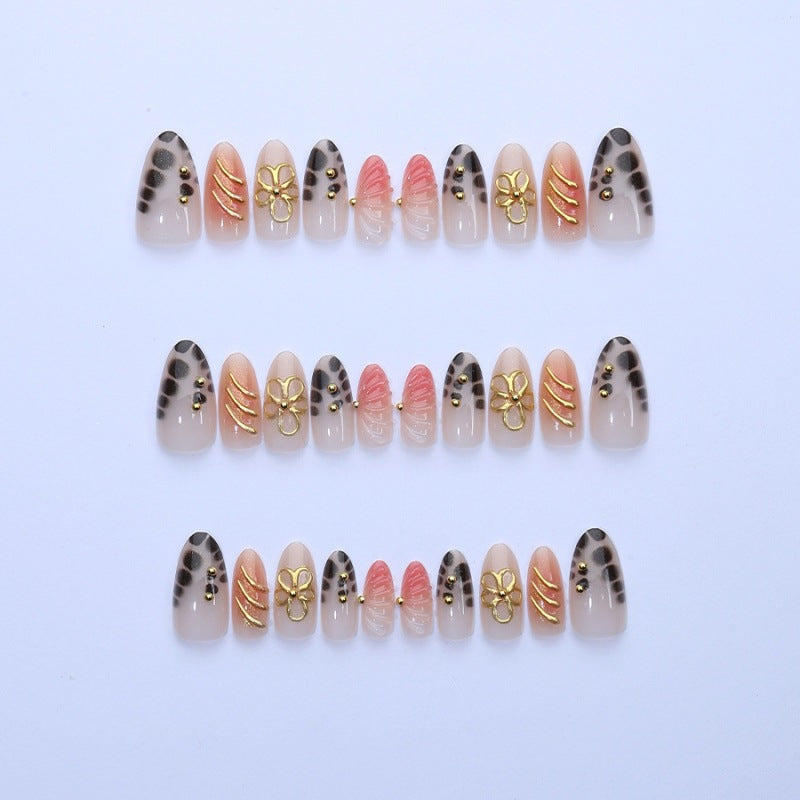 Elegantes Press-On Nail Art Set Brehn