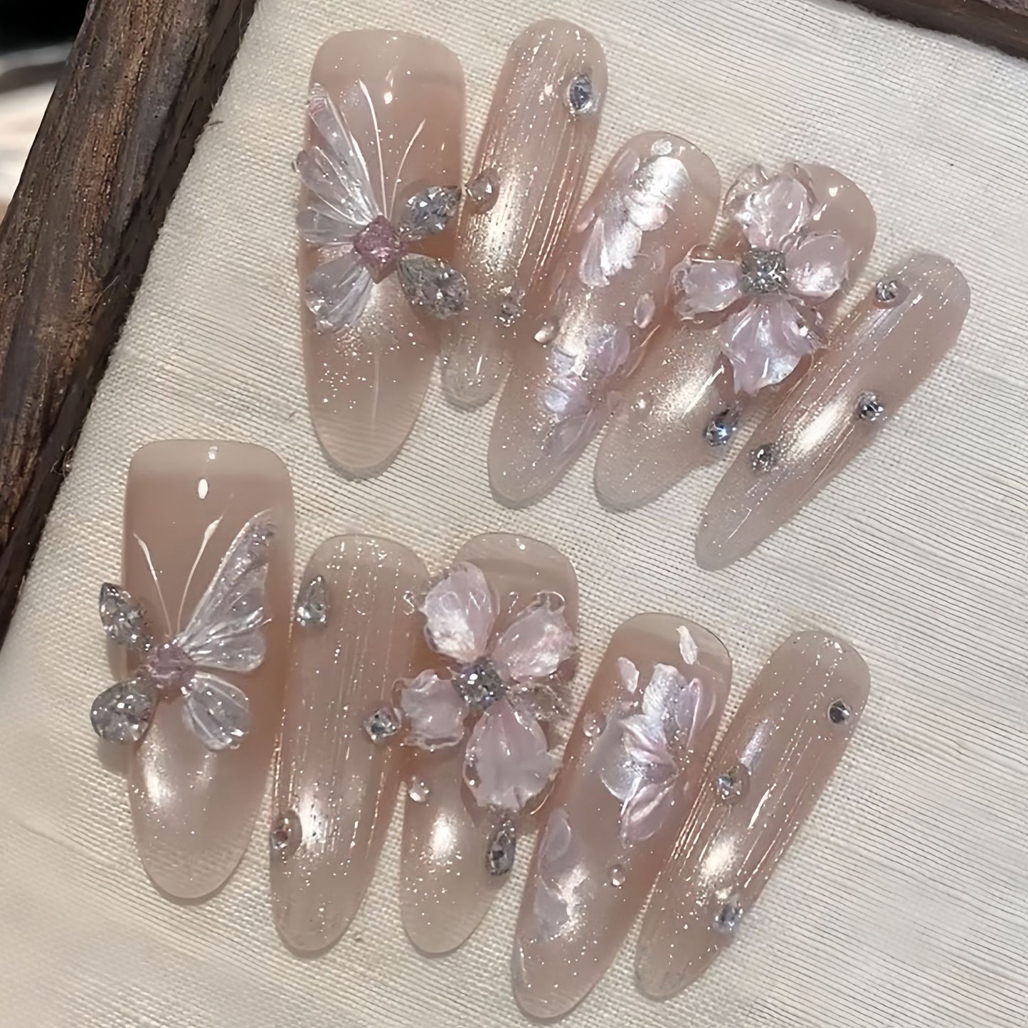 Kunstnägel mit Floralen Motiven Brehn