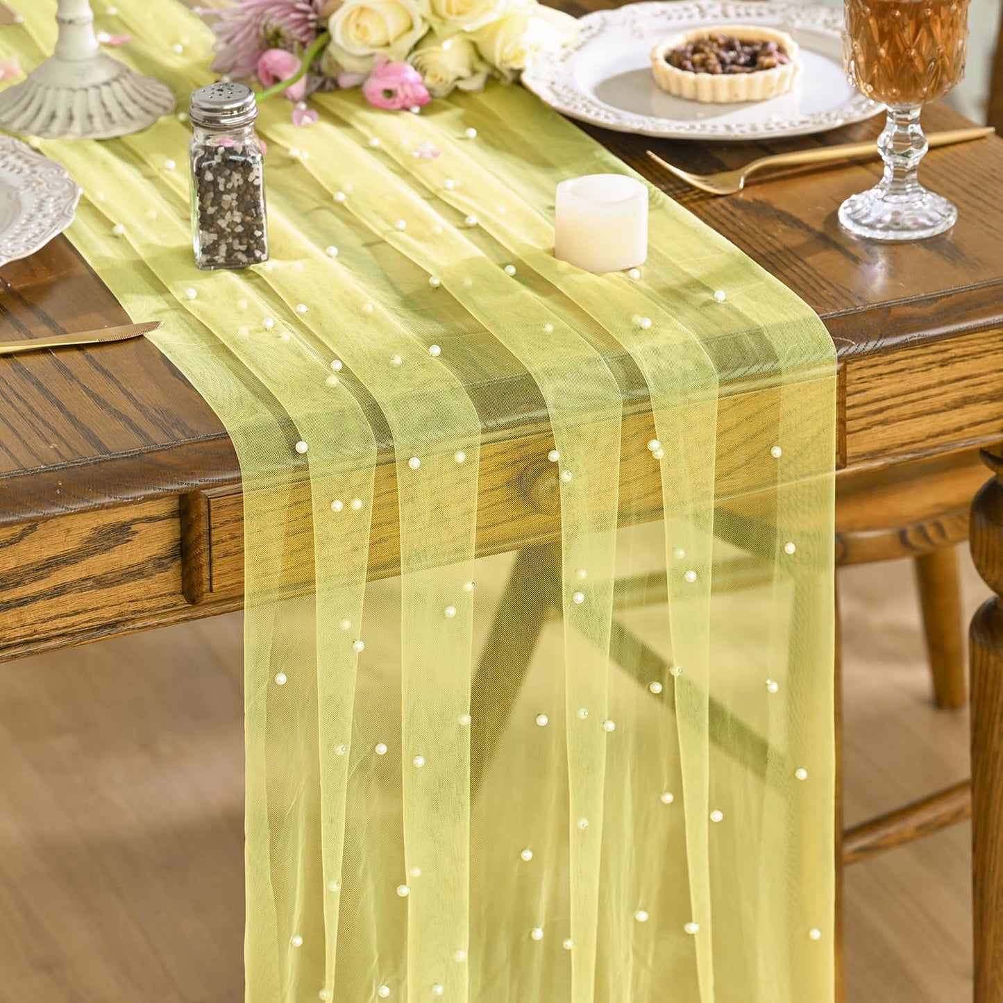Eleganter Tischläufer mit Perlenverzierung Brehn