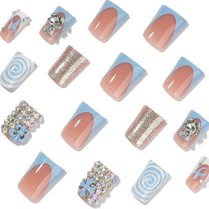 Kunstvolle Nagelkunst mit süßen Tiermotiven und Glitzerakzenten Brehn