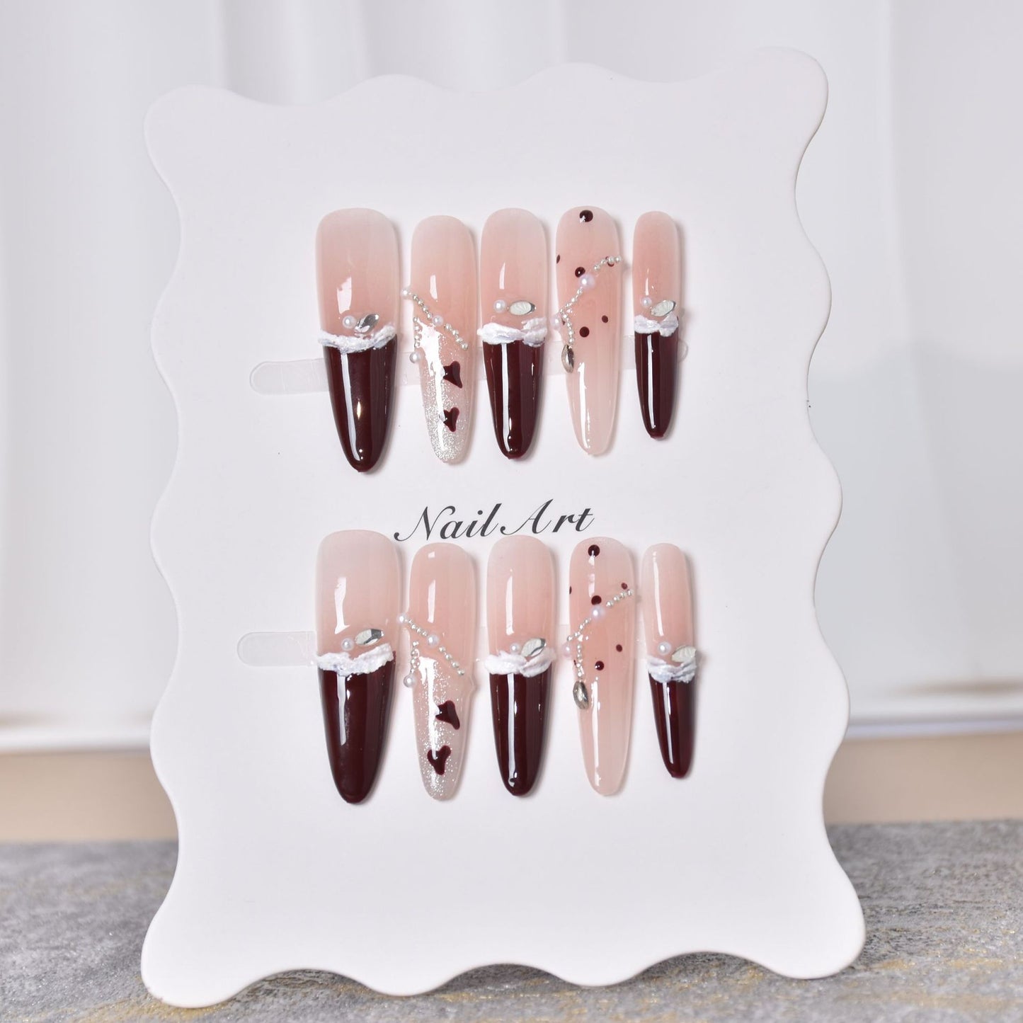 Künstlerisches Stiletto Press-On Nagelkunst Set Brehn