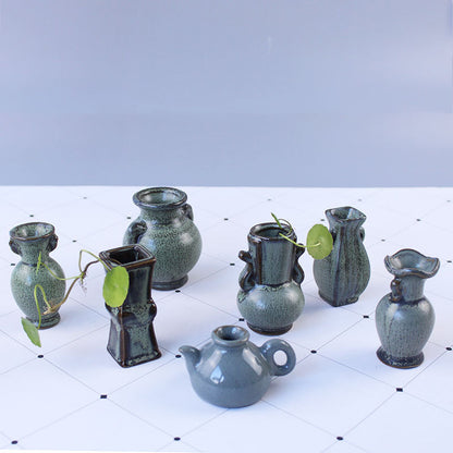Elegante Keramikvase mit kunstvollem Design Brehn