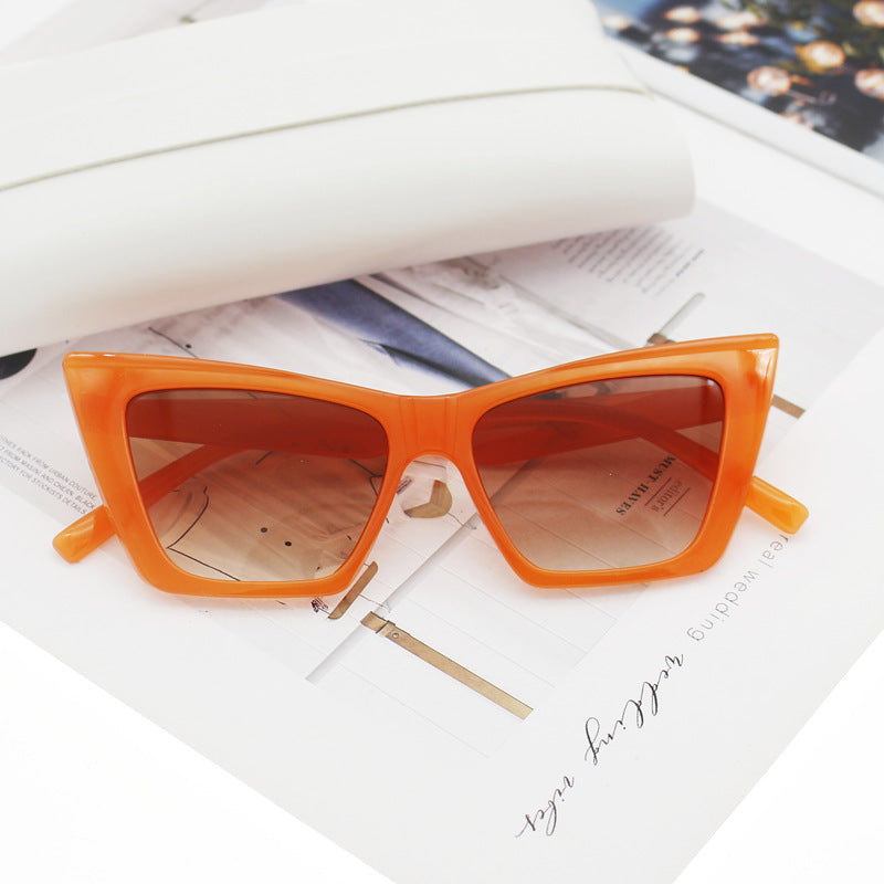 Damen Katzenaugen-Sonnenbrille mit transparentem Rahmen und UV-Schutz Brehn