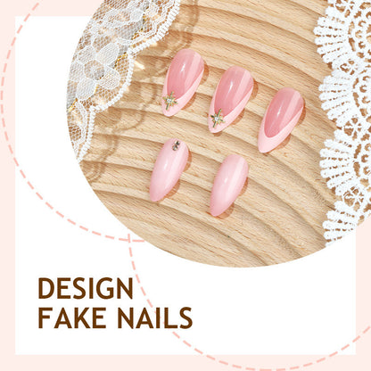 Kunstnagelset mit eleganten 3D-Blütenakzenten Brehn