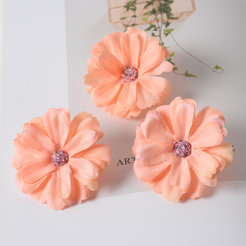 Elegante Stoffblumen-Haarklammer