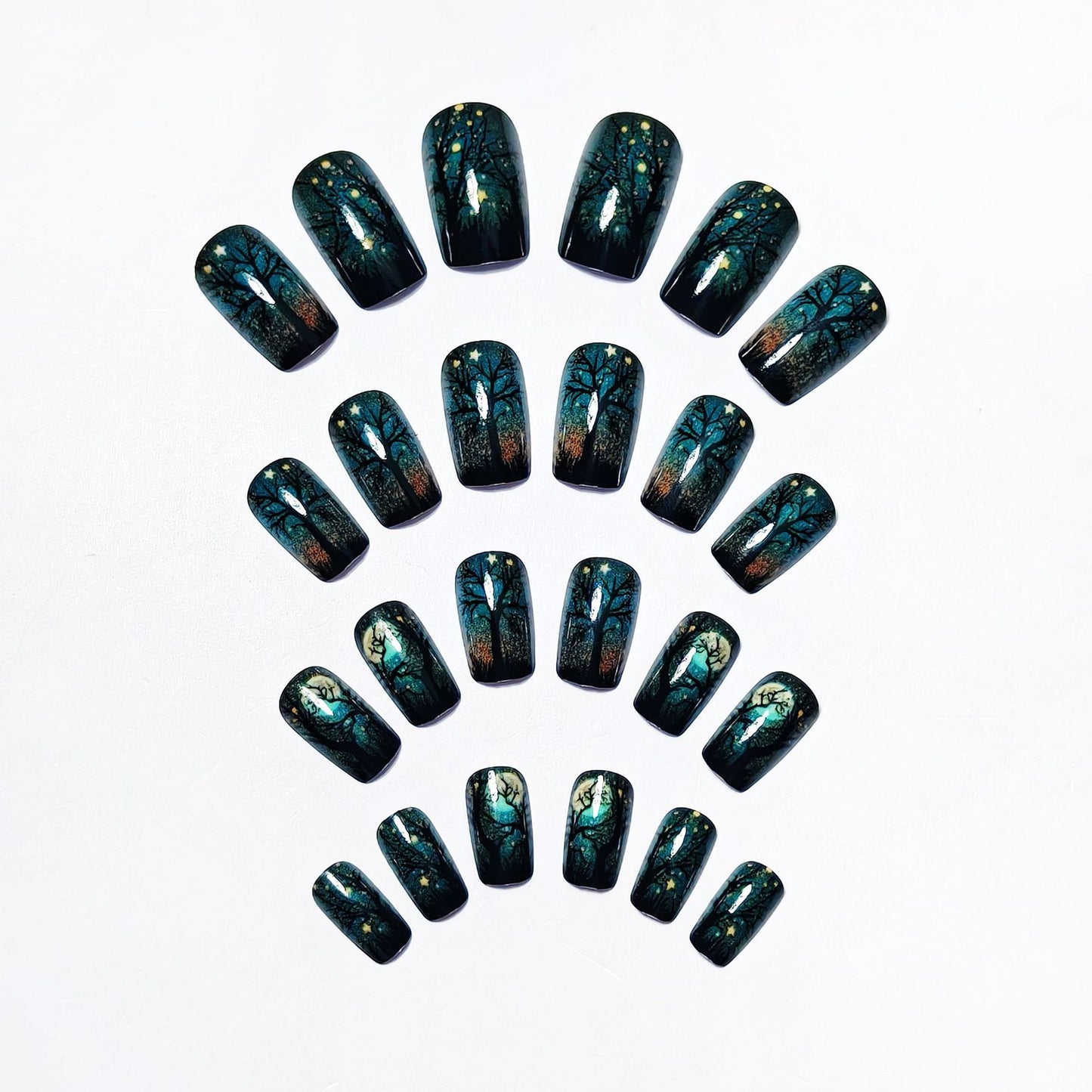 Kreative Kunstnägel mit Midnight Forest Design Brehn