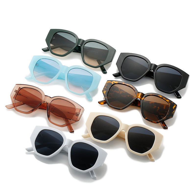 Modische Cat-Eye Sonnenbrille mit einzigartigem geometrischem Rahmen Brehn