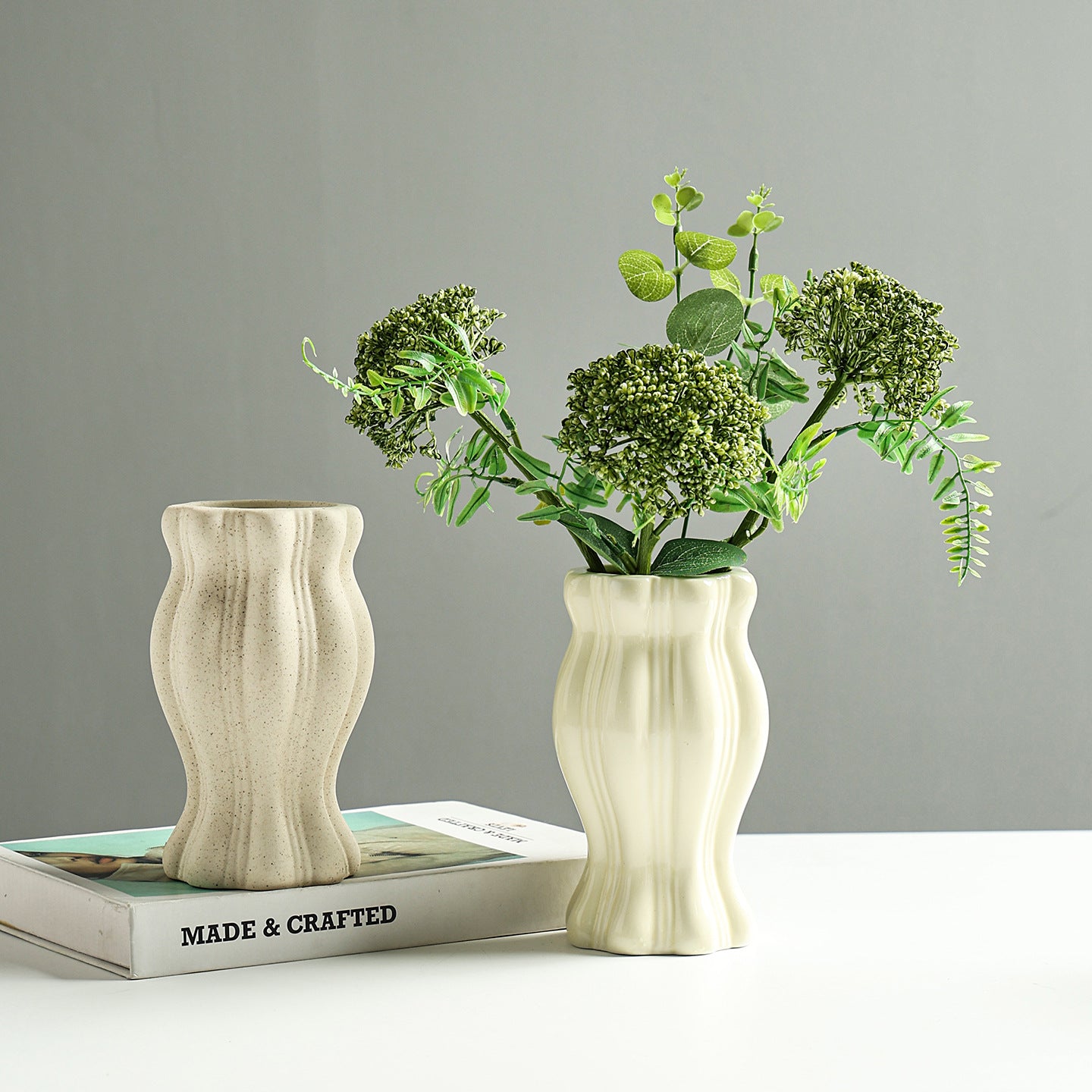 Elegante dekorative Keramikblumenvase