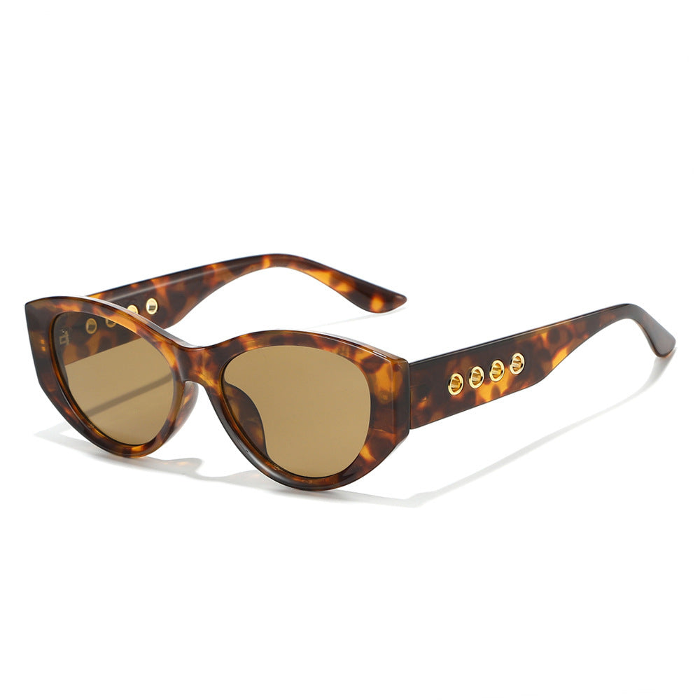 Cat-Eye Sonnenbrille mit dekorativen goldenen Akzenten Brehn