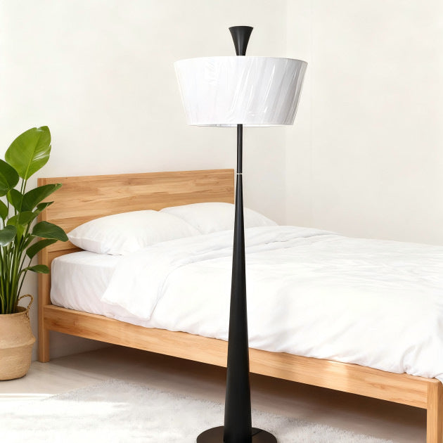 Elegante Stehlampe mit einzigartigem Design
