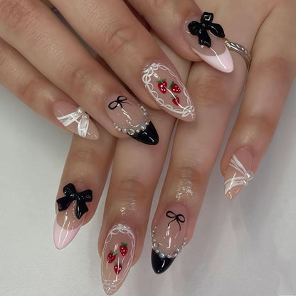 Künstlerisches Press-On-Nagel-Set mit Schleifen- und Beeren-Design Brehn