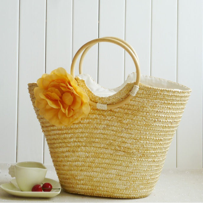 Elegante Basttasche mit Floralen Akzenten Brehn