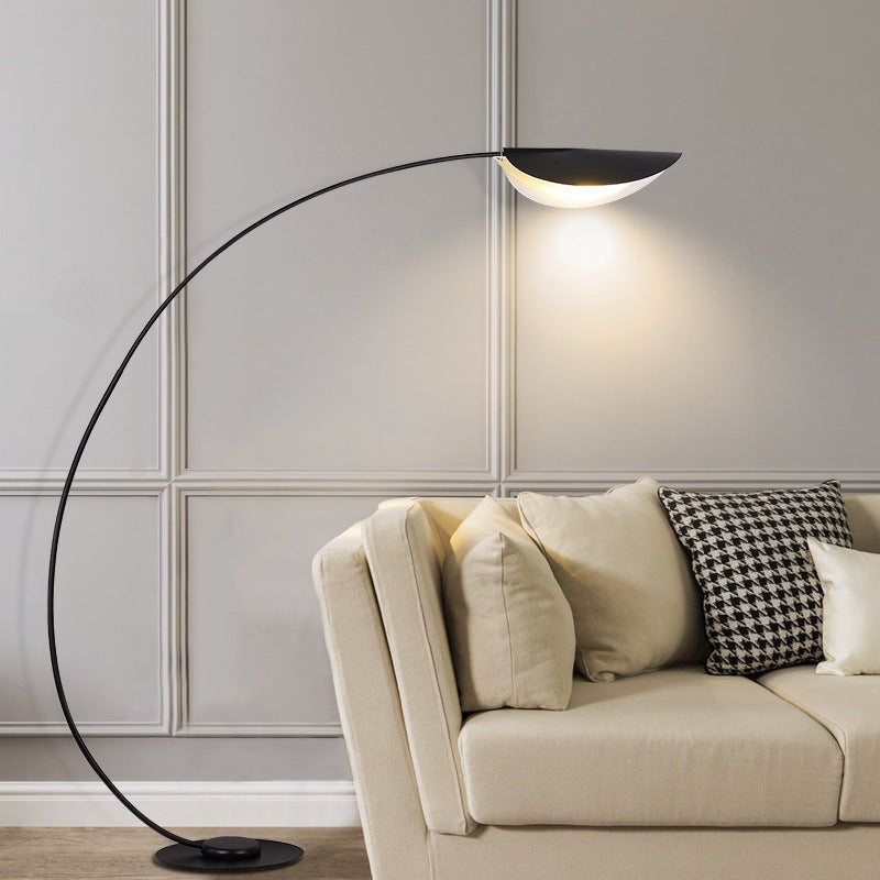 Moderne Bogen-LED-Stehlampe mit einstellbarer Helligkeit